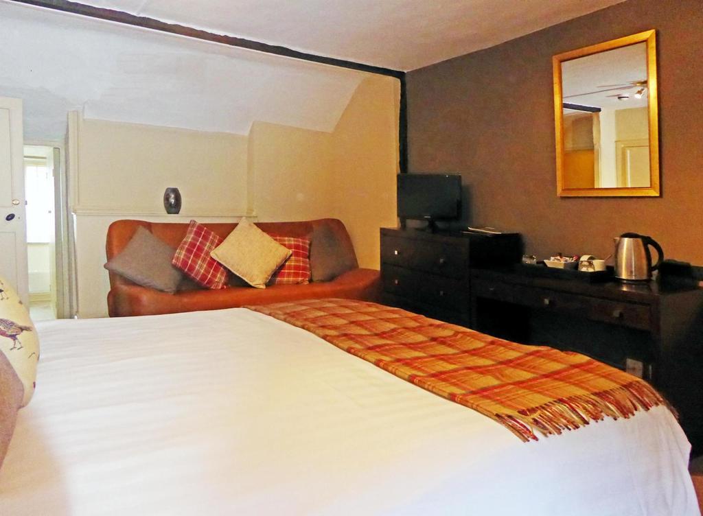 Hambro Arms Hotel Milton Abbas Ruang foto