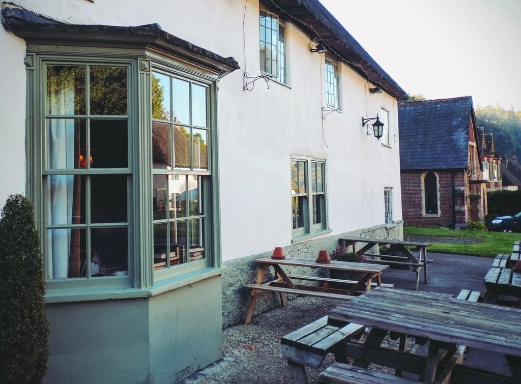 Hambro Arms Hotel Milton Abbas Bagian luar foto